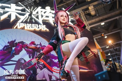 为我准备舞台吧 《终末阵线：伊诺贝塔》斑比cos惊艳来袭